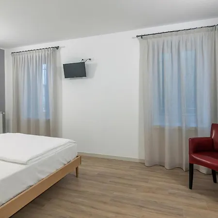 Berna Hotel Erbezzo